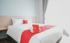 Reddoorz Plus @ Karet Pedurenan 3